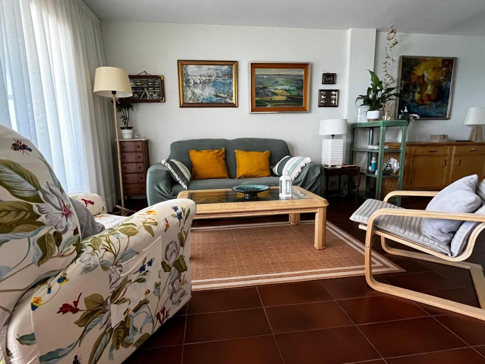 Acogedor Y Amplio Apartamento Familiar A Pie De Playa Calafell Εξωτερικό φωτογραφία