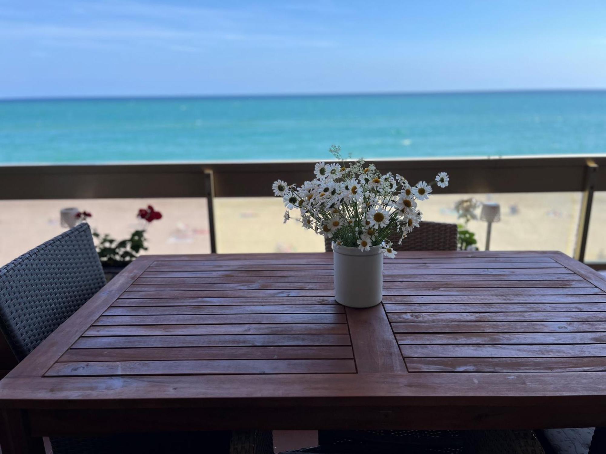Acogedor Y Amplio Apartamento Familiar A Pie De Playa Calafell Εξωτερικό φωτογραφία