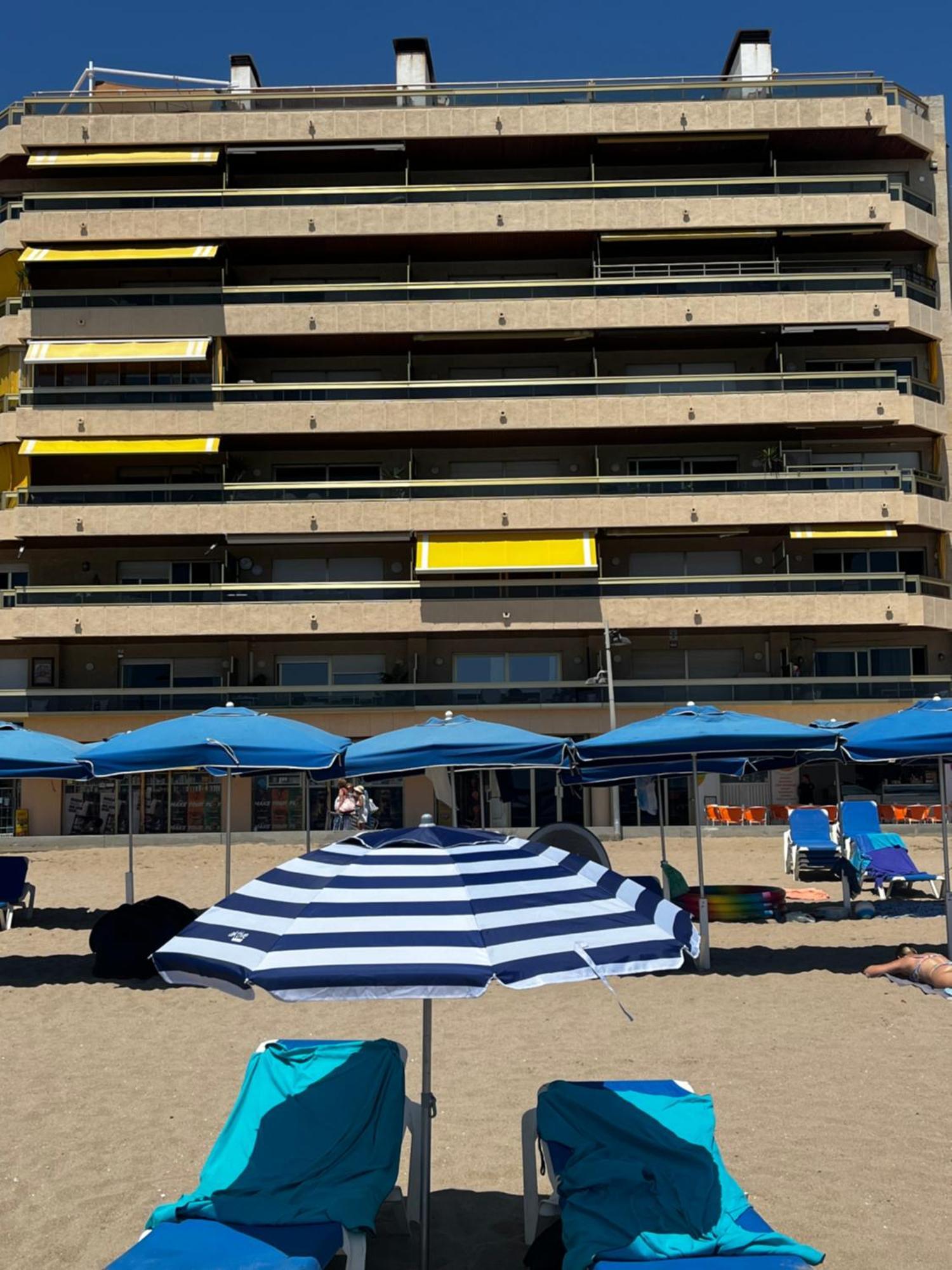 Acogedor Y Amplio Apartamento Familiar A Pie De Playa Calafell Εξωτερικό φωτογραφία